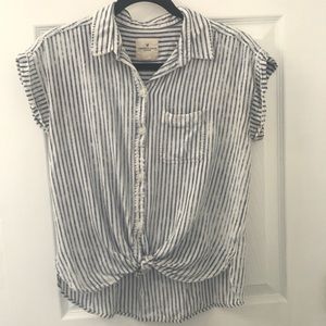 American eagle button up blouse size medium.